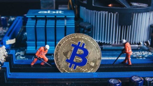 Bitcoin Miners Sold 5,700 BTC During July, New Report Finds