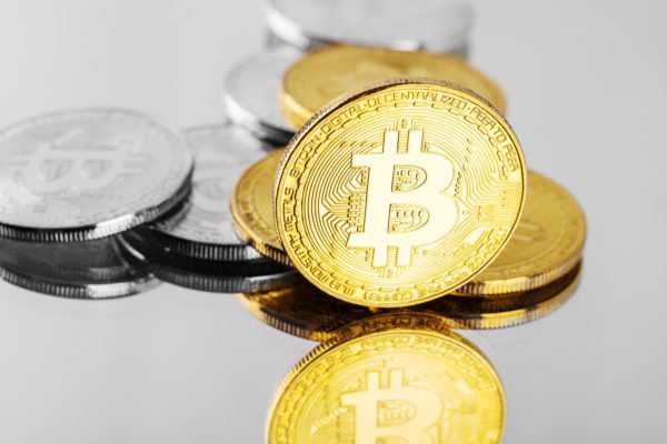 Bitcoin Trades Flat as Crypto Markets Experience Mixed Trading Session